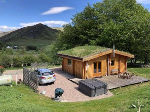 1 Bedroom Log Cabin Scotsview with Hot Tub in the Cairngorms in Glenshee, Scotland